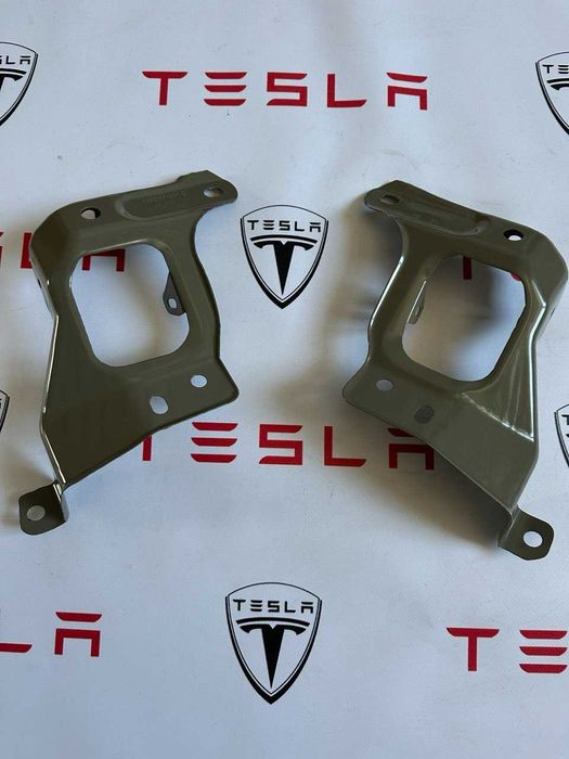 Кронштейн крило-телевізор (окуляр), Tesla model 3/Y