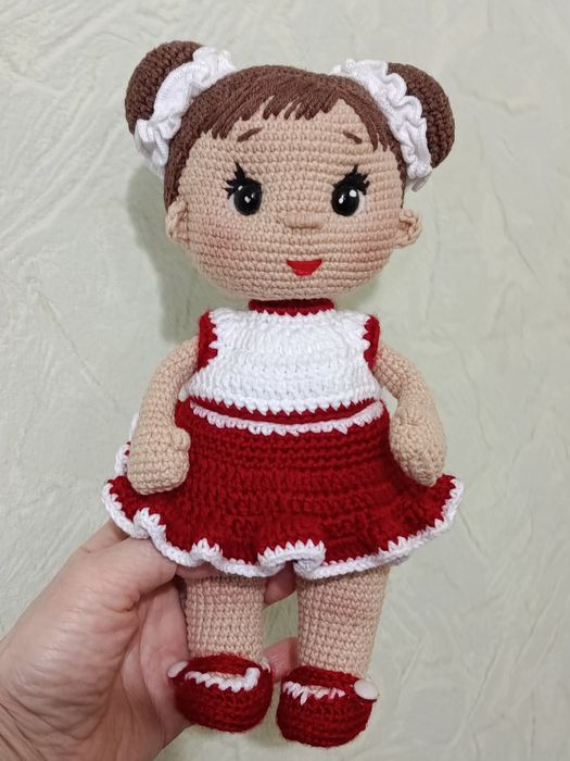 Подарунок.  В'язана лялька. Вязаная куколка. Амигуруми