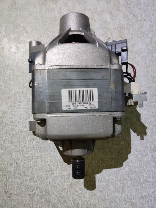 Двигун до пральної машини