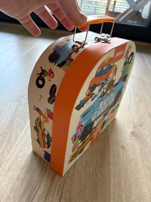 Puzzle w walizce Mideer – Mój garaż (104 elementy) 4+