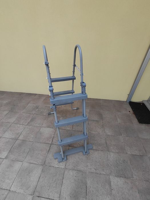 Escada para piscina