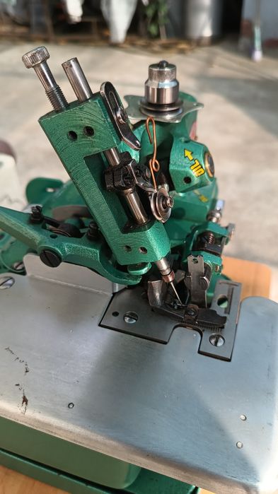 Оверлок полупрофесиональный