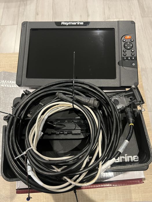 Echosonda Raymarine Element 12 cali+przetwotnik
