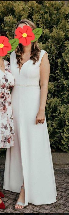 Gładka suknia ślubna z rozporkiem klasyczna