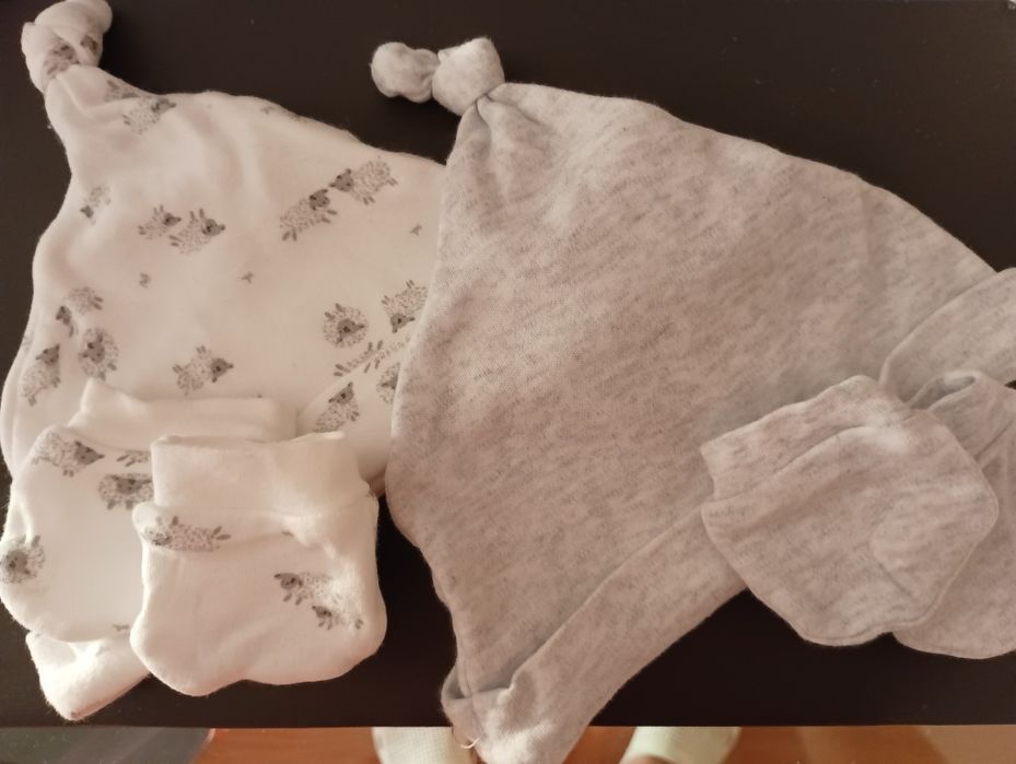 2 gorros + 2 luvas bebé