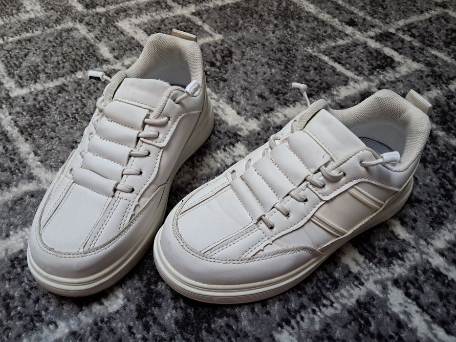 Продам кросівки на хлопчика