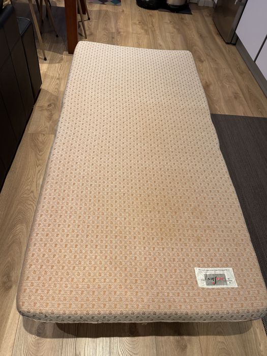 Cama divã solteiro