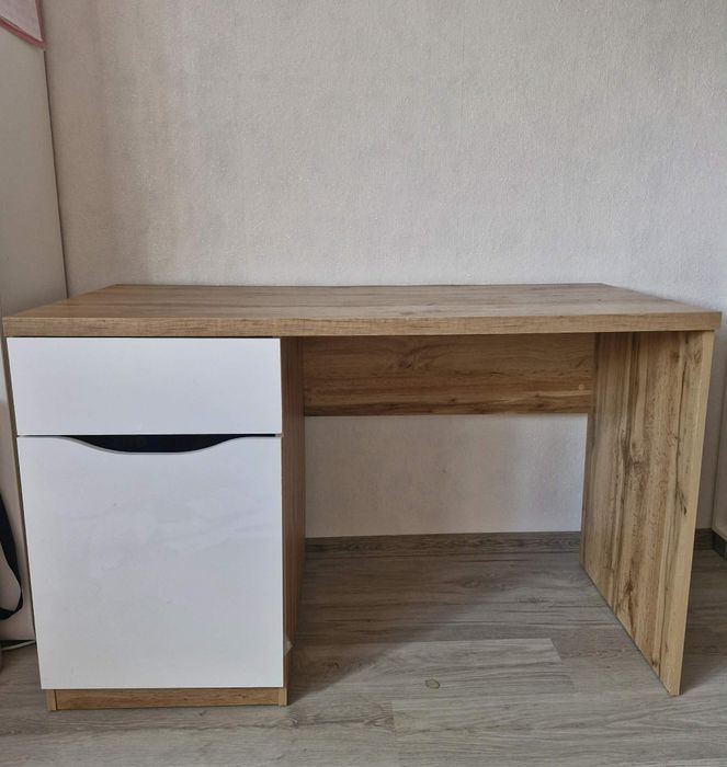 Biurko z krzesłem brw