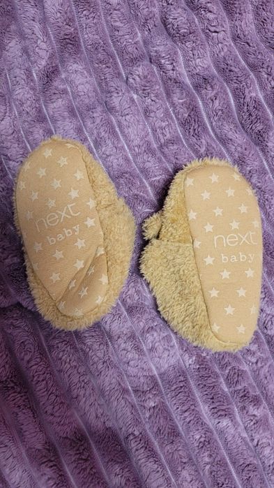 Продам дитячі тапулі Next