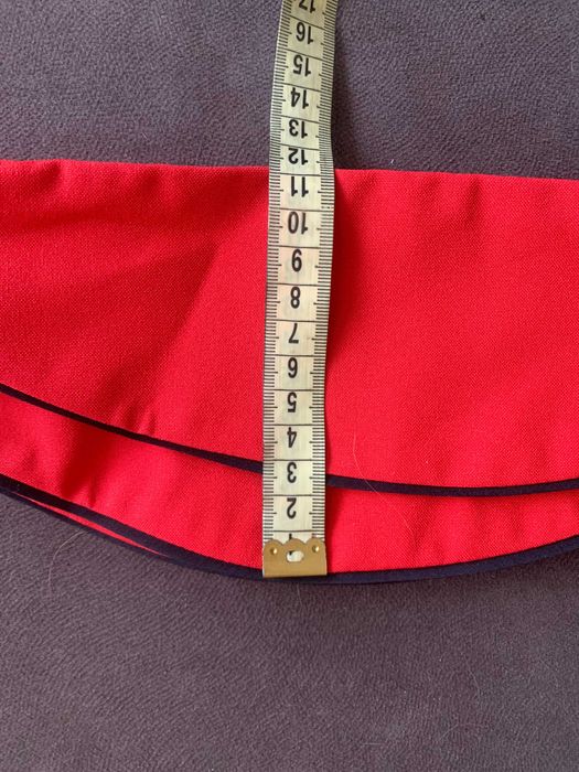 Женская красная пилотка