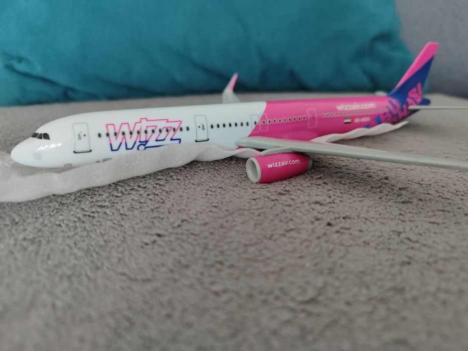 Model Airbus A321 WizzAir