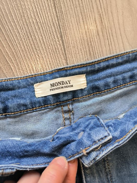 Krótkie damskie spodenk iw cyrkonie  rozmiar L