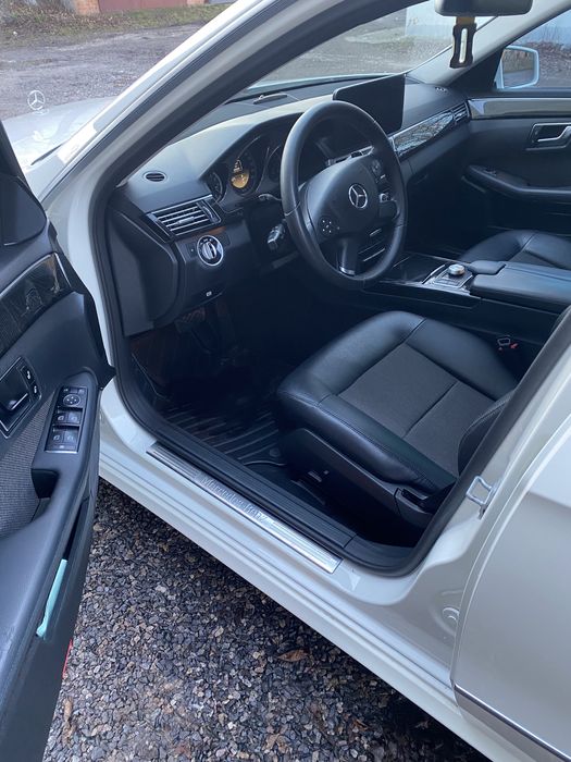 Mercedes-Benz E-Class  W 212  Avantgarde