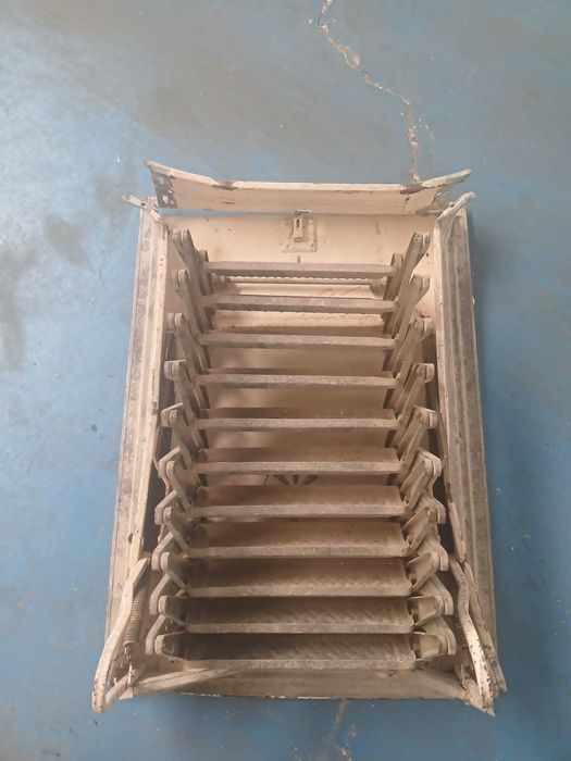 Escadas para sotão com estrutura