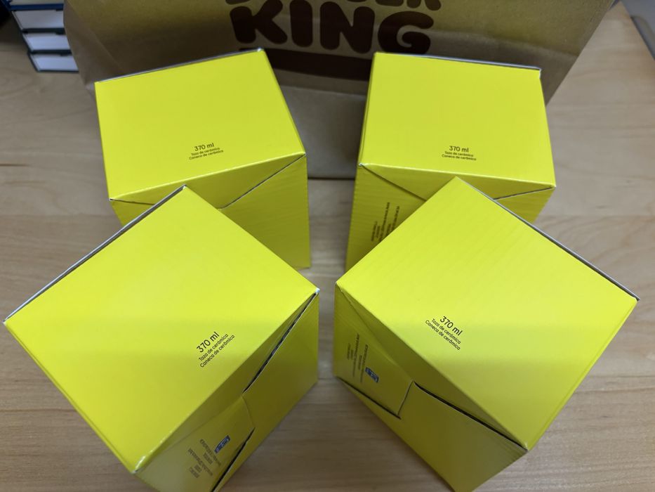 4 Caneca Minions Burger King novas embaladas - coleção completa