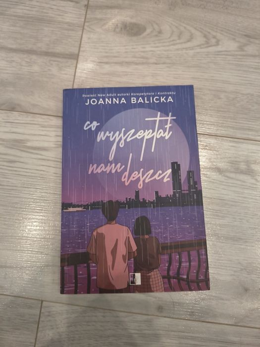 Książka co wyszeptał nam deszcz