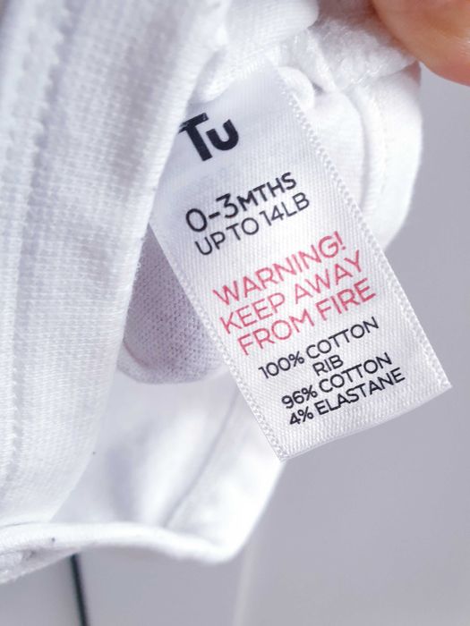 Białe haftowane body Peter Rabbit 56 62