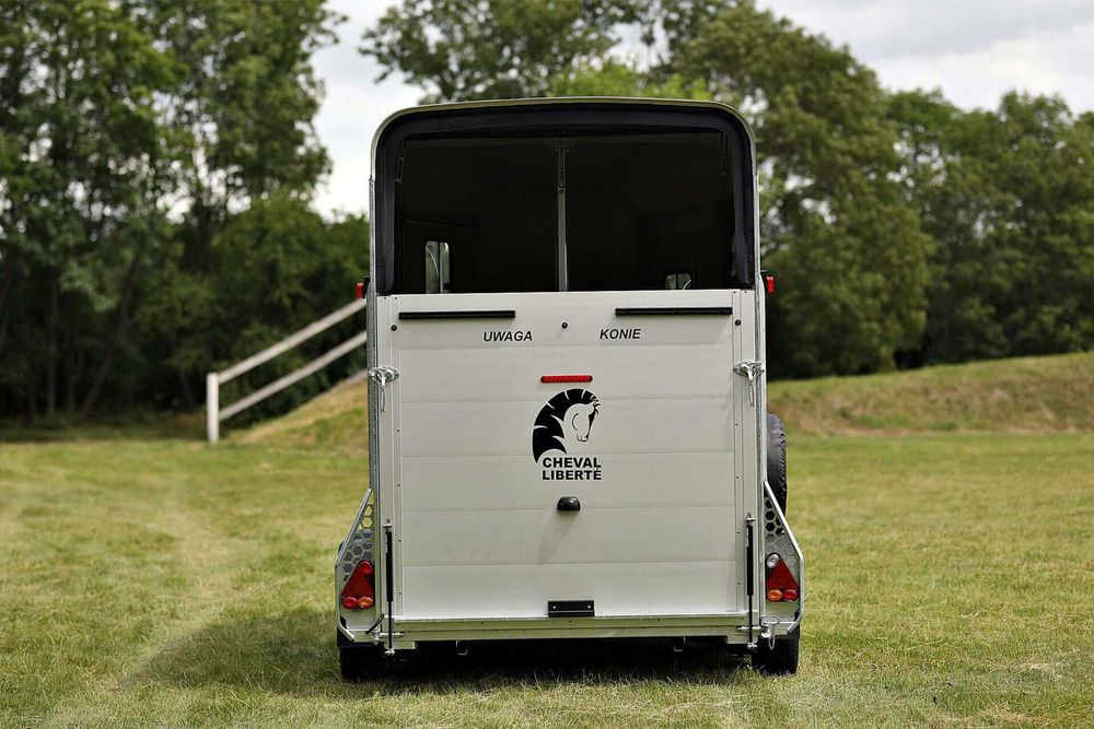 Atrelado roulotte de transporte para 2 cavalos Cheval Liberte