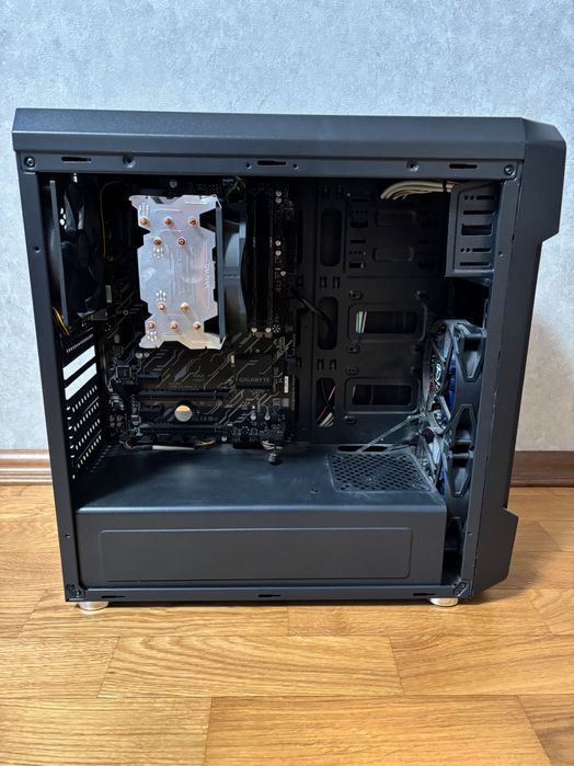 База для ПК: i7-8700K / Z370 / 16GB DDR4 / Zalman / Frontier