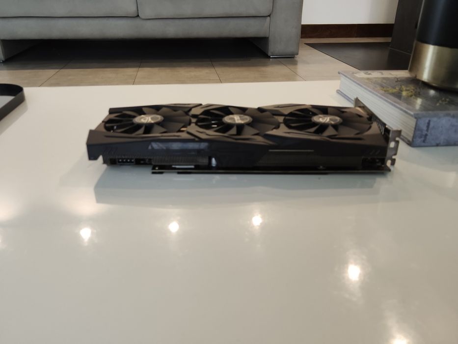 ASUS ROG Strix GTX 1060 6GB – Placa Gráfica Gaming – Excelente Estado