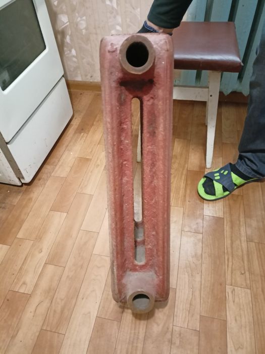 Батареи, радиаторы отопления, чугунные, новые.