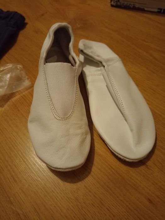 Baletki na balet buty białe 30 antypoślizgowe miekkie