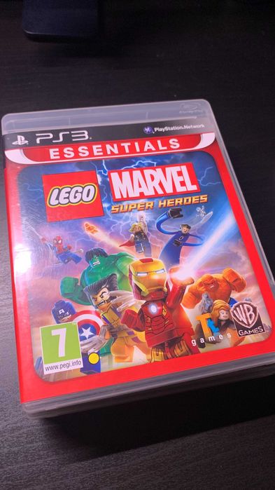 PlayStation 3 usada (2 comandos) + 7 jogos incluídos