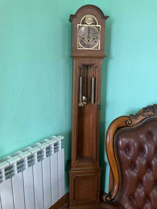 Годинник підлоговий