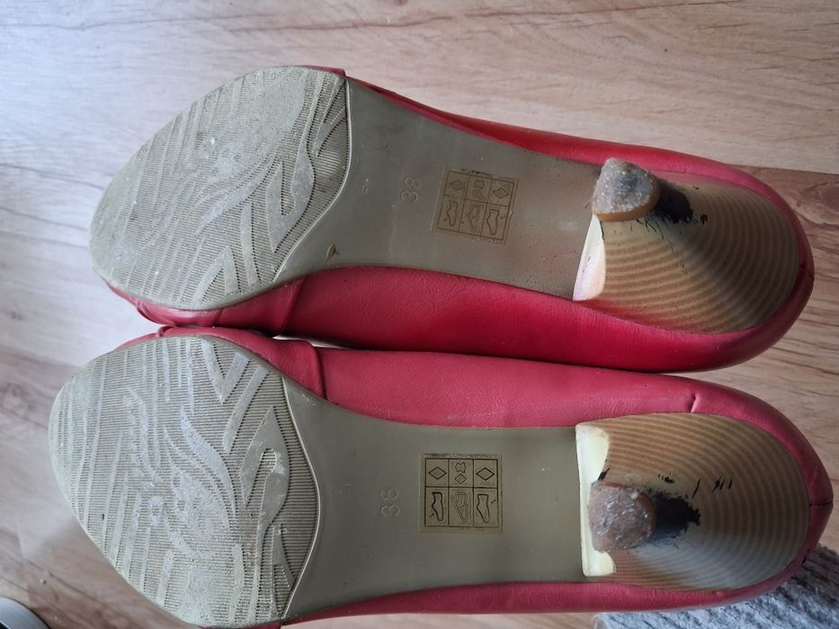 Buty pantofle na obcasie