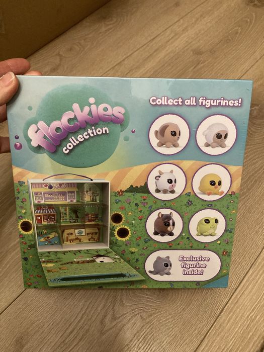 Zestaw walizka i deie figurki flockies nowe