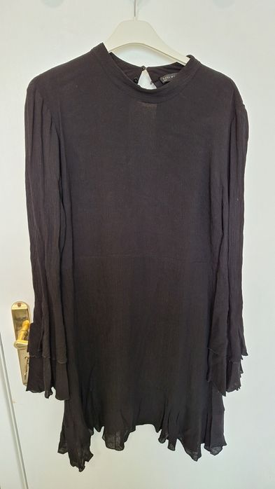 Varias peças de roupa novas