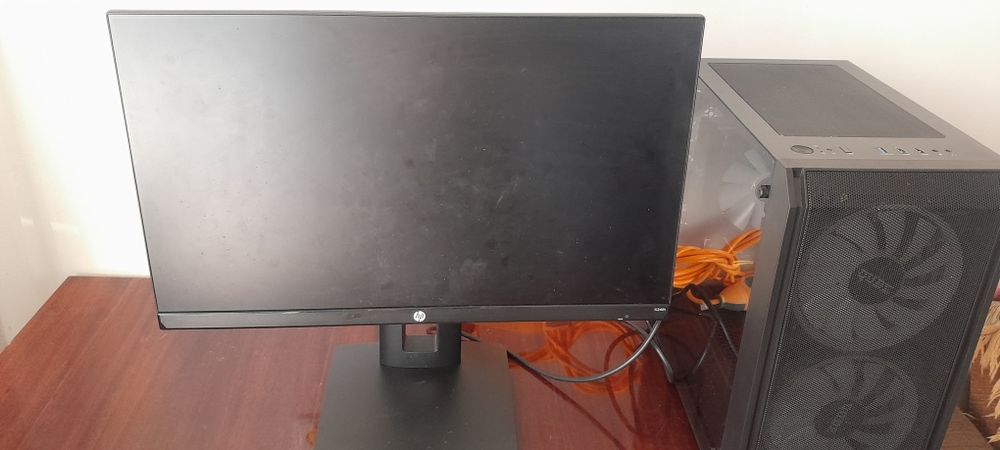 Персональний комп'ютер QUBE.