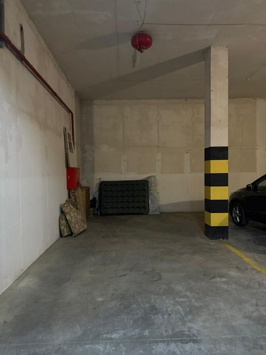 Продається паркінг Суворова 2б