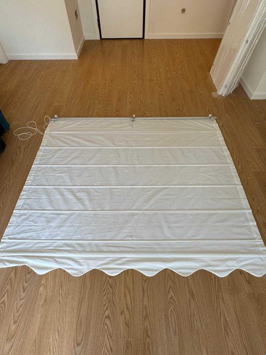 2 Cortinas (blackout) de cor branca