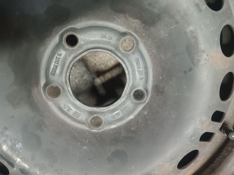 Komplet kół stalowych 5x115 Astra J opony zimowe 215/60R16