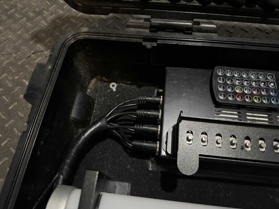 Продам комплект Astera AX1 Pixel Tube (8-Light Set) + Charging Case