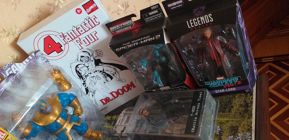 Фигурки Marvel/DC/Neca