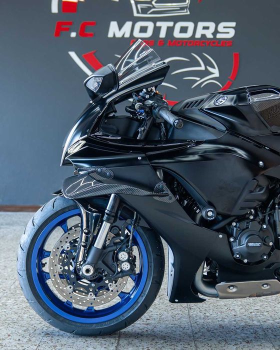YAMAHA YZF-R1 | ANO 2024 | 12/2024 | APENAS 4.000 KM