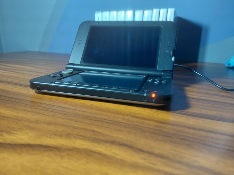 nintendo 3ds (XL)