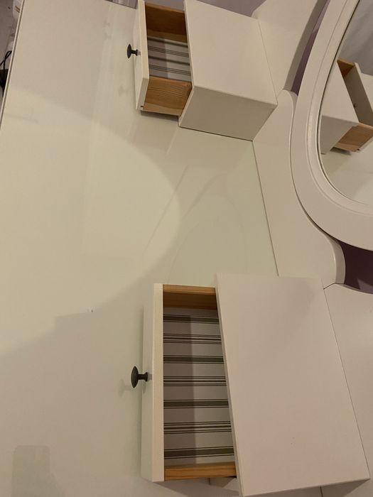 Toaletka  z lustrem biała ikea hemnes