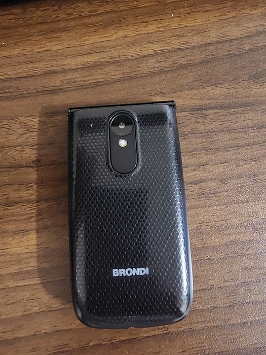 Продам мобільний телефон Brondi magnum 4