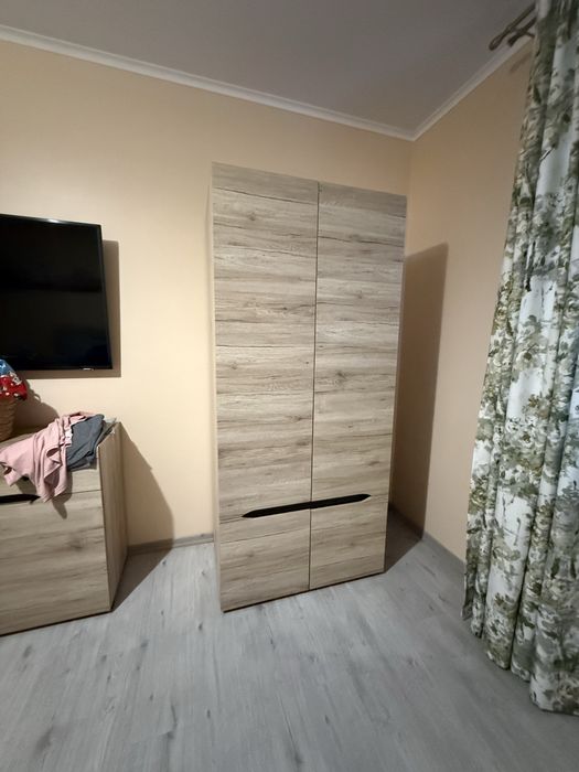 Меблі в спальню ліжко , 2 тумби , шафа , камод
