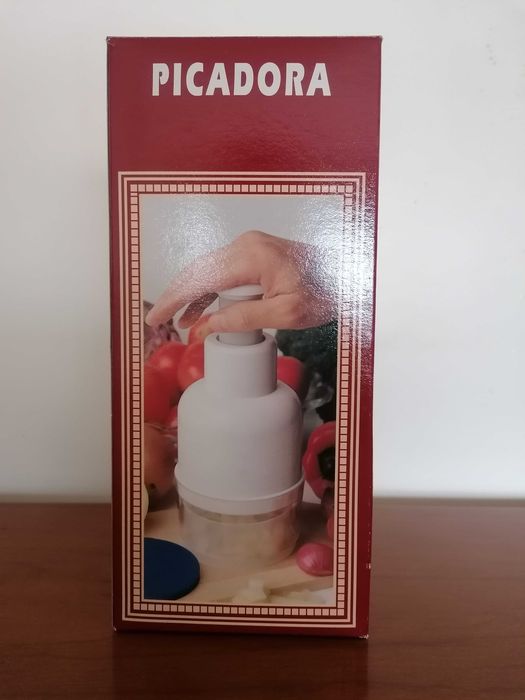 Picadora manual com depósito