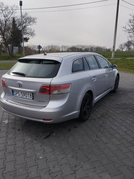 Toyota Avensis combi  2.0 diesel polski salon .