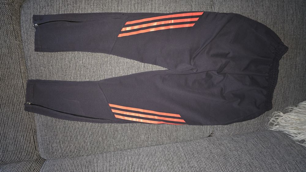 Spodnie z kieszeniami Adidas S