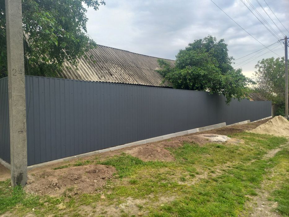 Встановлення парканів. Забори з металопрофілю. Паркан з профнастилу