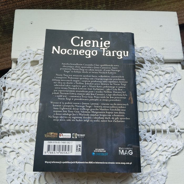 Czerwone zwoje magii Cassandra Clare