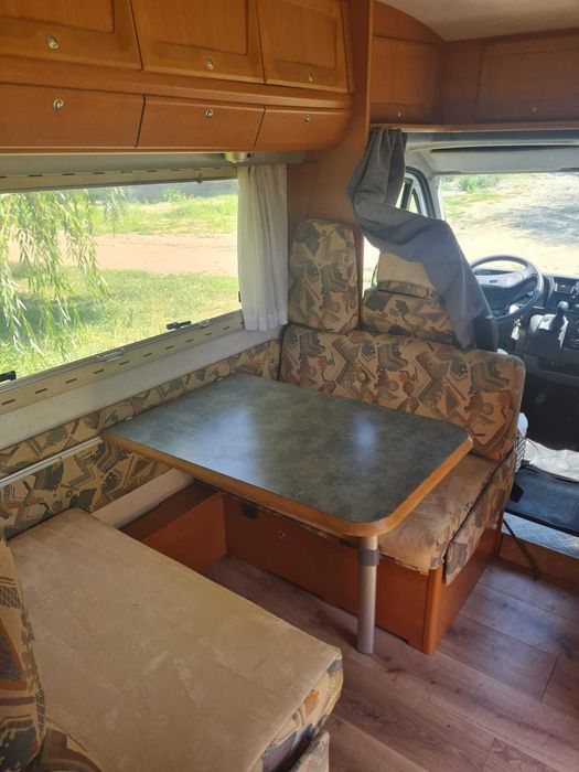 Autocaravana Adria/Fiat 6 Lugares Livrete