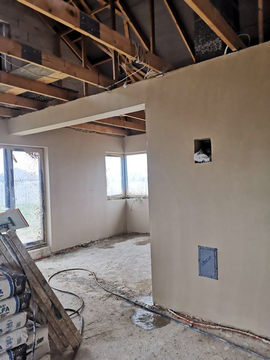 Tynki maszynowe gipsowe i cementowo-wapienne