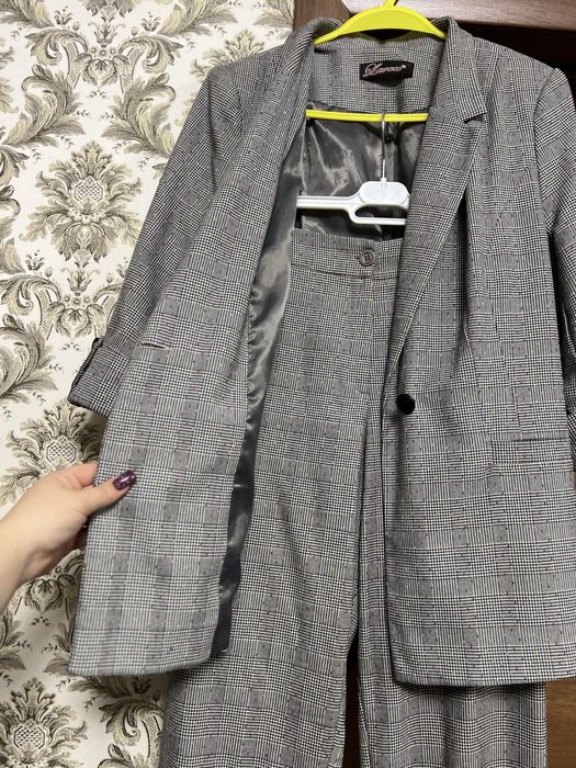 Костюм жіночий брючний